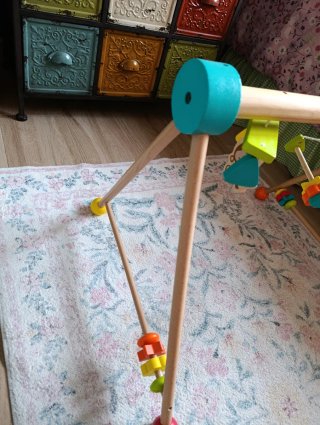 Gimnasio bebé madera con juguetes