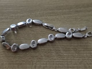Pulsera Riviere Plateada con Cristales Ovalados