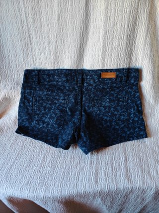 Pantalón corto vaquero azul oscuro flores 42 H&M