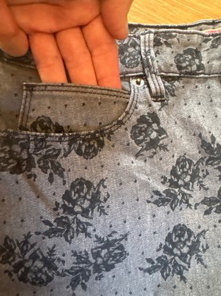 Vaqueros Guess Talla M Flores Negros