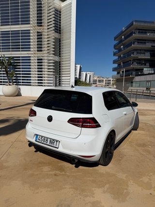 Volkswagen Golf GTI PERFORMANCE 2016