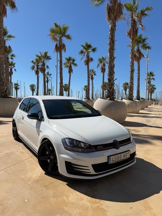 Volkswagen Golf GTI PERFORMANCE 2016