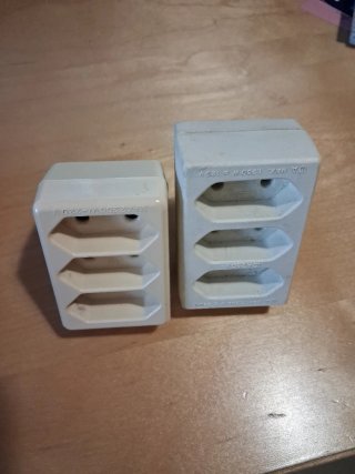 2 Adaptadores planos de 3 enchufes
