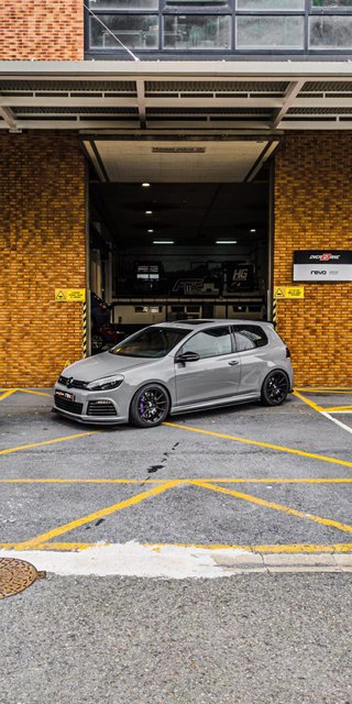 Volkswagen Golf R20