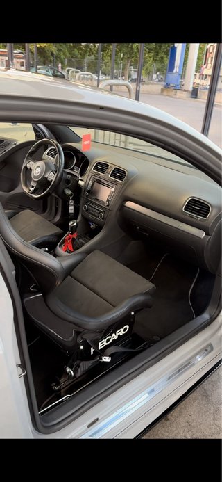 Volkswagen Golf R20