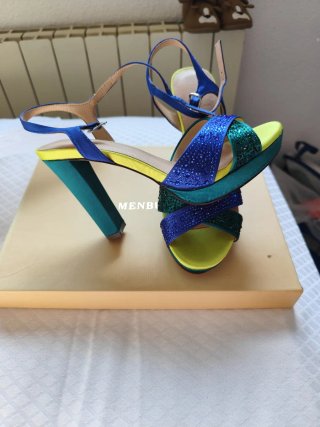 Zapatos de tacón Menbur azul y verde Nuevos