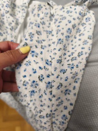Vestido floral blanco y azul