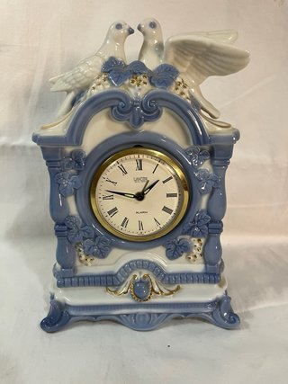 Set Porcelana Landex: Reloj y Figuras