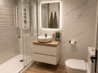 Local comercial en venta en Porta en Barcelona