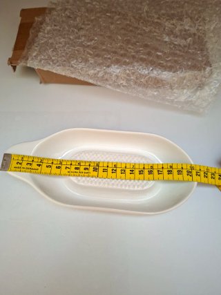 Grattugia in porcellana bianca