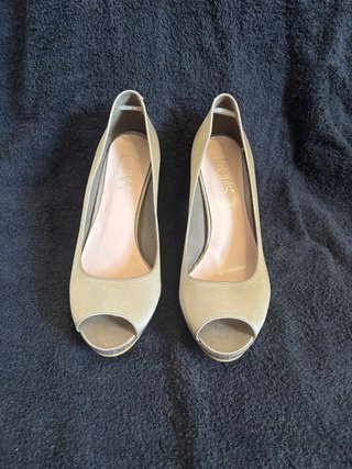 Zapatos tacón dorados peep toe talla 37