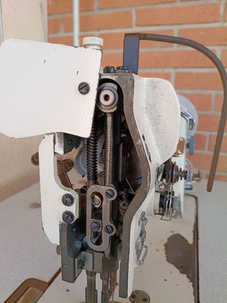 Maquina coser triple arrastre Juki-241H con servo
