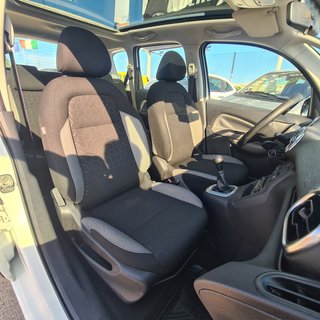 Citroën C3 Picasso 1.4 VTi Confort MANUAL