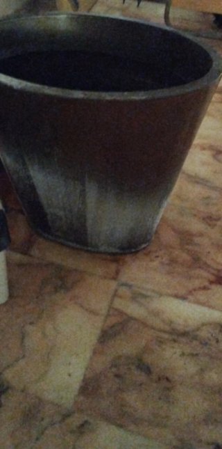 Macetero de metal