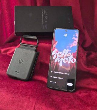 Motorola Razr 60 ultra NUOVO solo questo mese