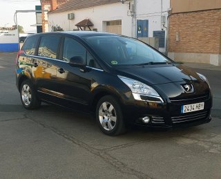 Peugeot 5008 2012