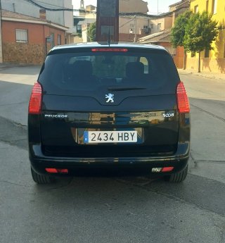 Peugeot 5008 2012