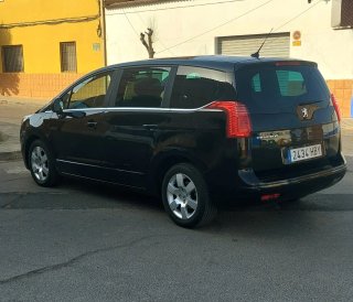 Peugeot 5008 2012