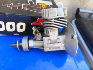 Motore Super Tigre S2000 per modellismo RC nitro