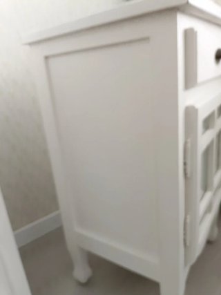 Mesitas de noche blancas