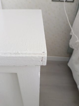 Mesitas de noche blancas