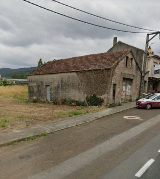 Finca urbana con pequeña nave