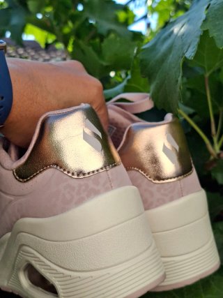 Zapatillas Skechers Rosa y Dorado