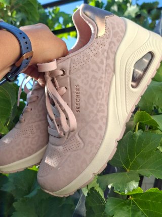 Zapatillas Skechers Rosa y Dorado