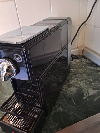 Macchina Caffè illy Nuova + 30 Capsule