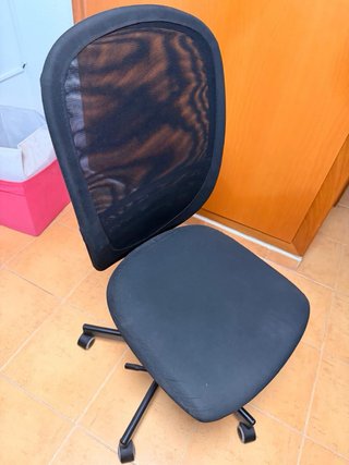 Silla de oficina con ruedas