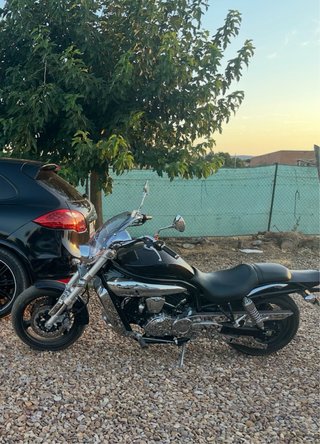 Hyosung Aguila 650cc Cruiser Negra/Plata