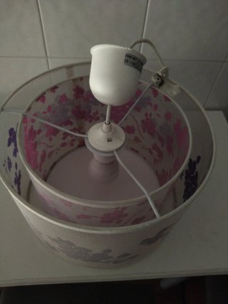 Lámpara de tela con flores