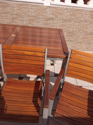 Mesa y 4 Sillas de Jardín