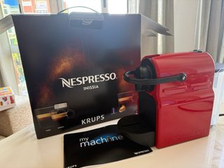 Cafetera Nespresso Inissia Krups Roja