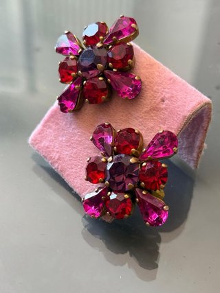Orecchini clip vintage strass fucsia e rossi