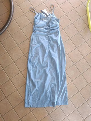 Vestito azzurro con bretelline