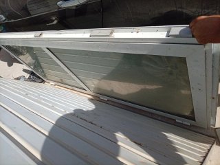 Puerta de aluminio con cristal