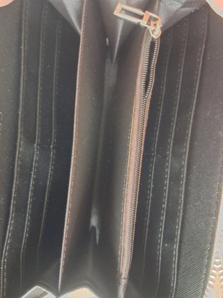 Cartera Guess Blanca y Dorada