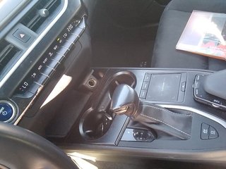 Lexus UX 250h Business 2WD 135 kW (184 CV)