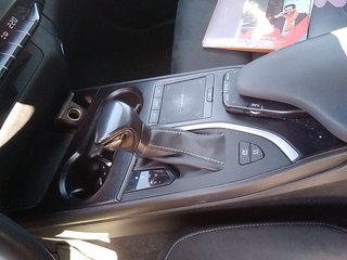 Lexus UX 250h Business 2WD 135 kW (184 CV)