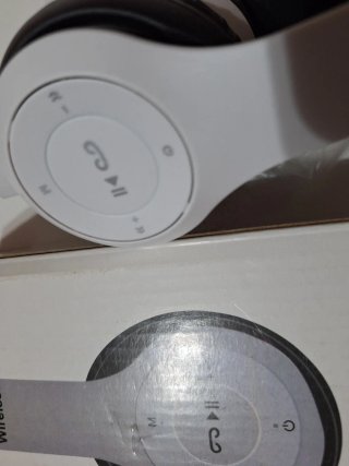 Cascos Inalámbricos P47 Bluetooth