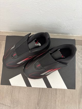 Botas de fútbol Adidas niño