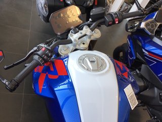 BMW F900R ACABADO SPORT