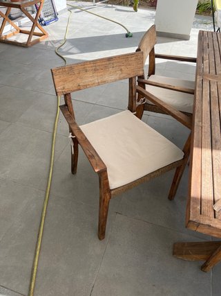 Conjunto de mesa extensible y 6 sillones