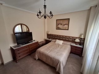 DORMITORIO ANTIGUO MADERA Y MÁRMOL – NO ENVÍO