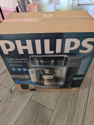 Cafetera Philips Aromis 8000 LatteGo Pro