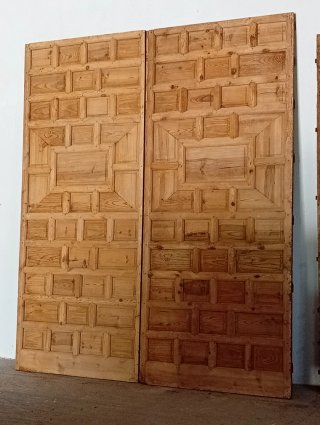 Portón Madera Antiguo 2 Hojas Cuarterones 318x262c