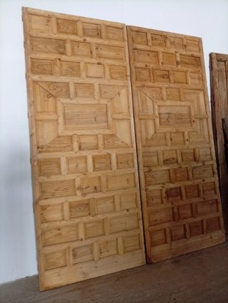 Portón Madera Antiguo 2 Hojas Cuarterones 318x262c