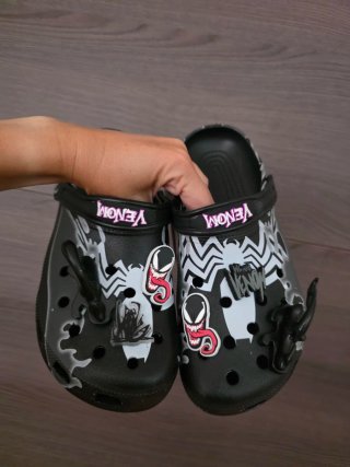 Crocs Venom Talla 42-43 (27cm) Nuevas