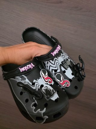 Crocs Venom Talla 42-43 (27cm) Nuevas